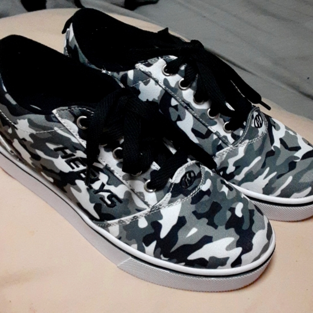 Heelys Pro 20 Shoes Like New